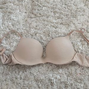 Crème Victoria secret bra